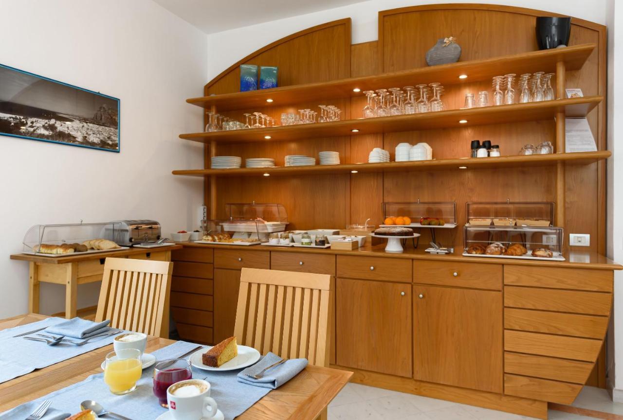 Albergo Auralba 산비토로카포 외부 사진